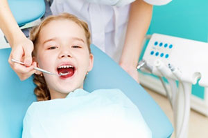 childs first dentist visit