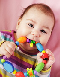 Baby Teething Tips: Do Amber Teething Necklaces Work?